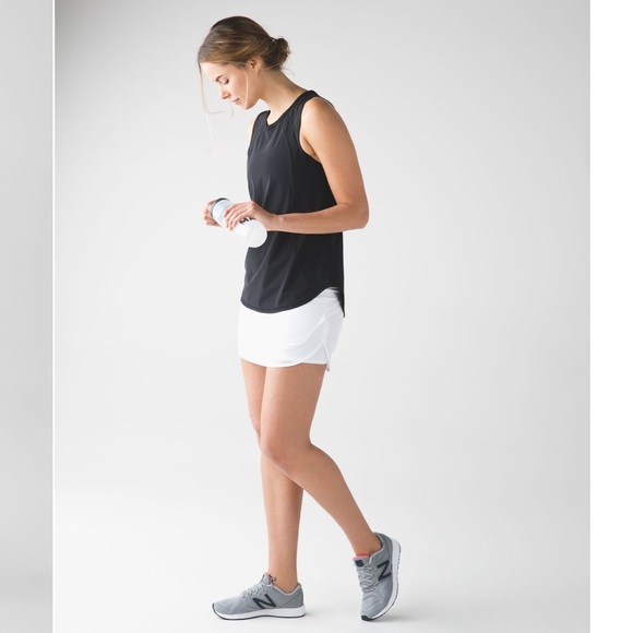lululemon athletica Dresses & Skirts - Lululemon Hotty Hot Skirt